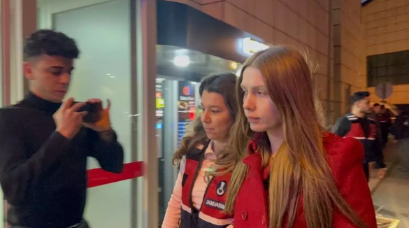 Aleyna Tilki'nin annesi 47. yaşına girdi!